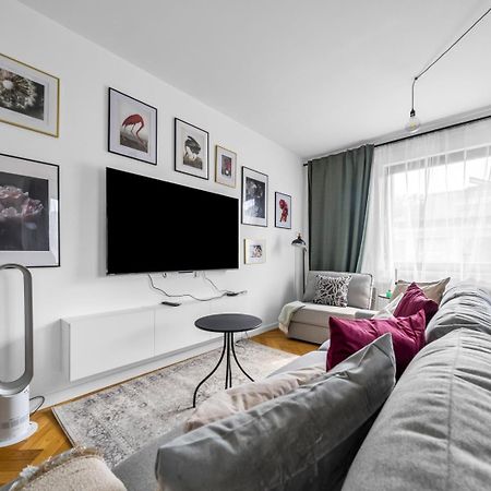 Skierniewicka Apt - Parking, Workspace, Balcony - By Rentujemy Varsó Kültér fotó